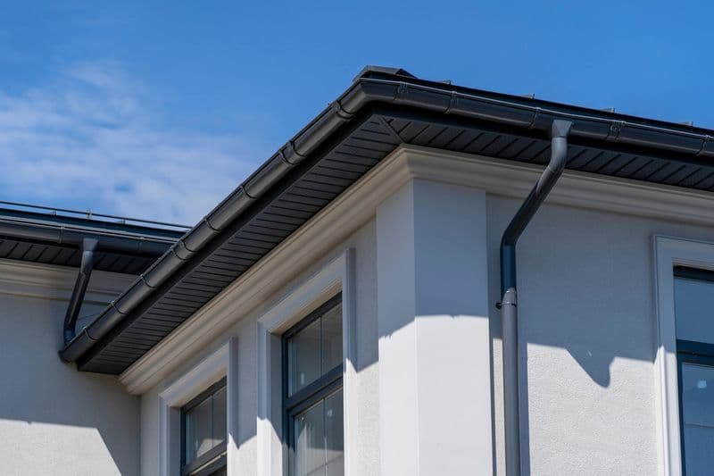 What Color Should You Paint Your Gutters